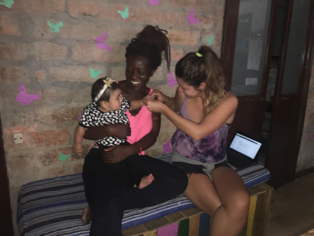 Mila Hostel Medellin Luaran gambar