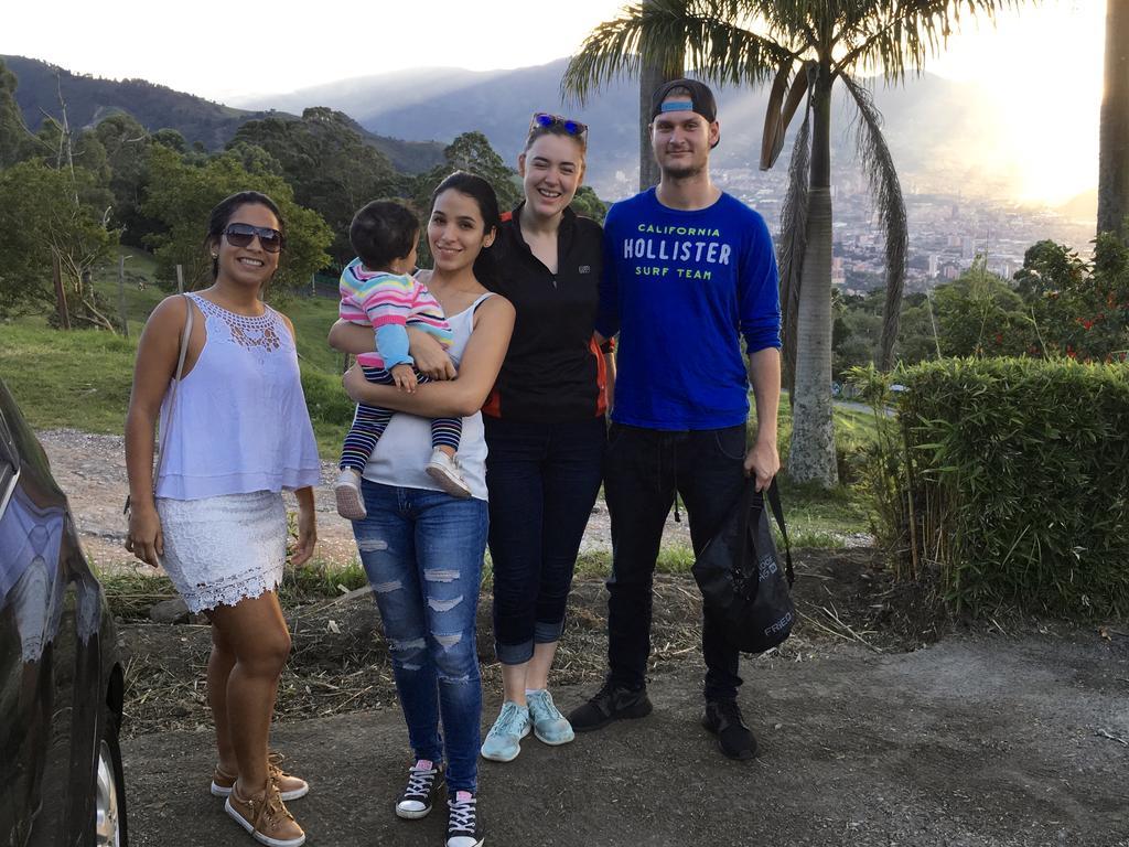 Mila Hostel Medellin Luaran gambar