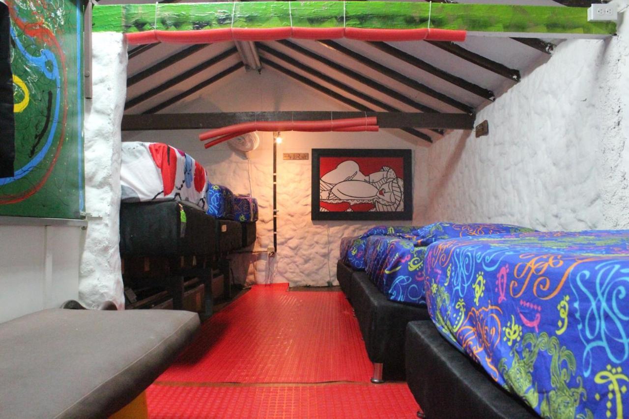 Mila Hostel Medellin Luaran gambar